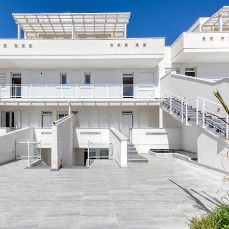 Residence Mia Amelie Торре-Сан-Джованні-Удженто Екстер'єр фото