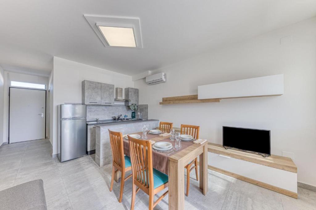 Residence Mia Amelie Торре-Сан-Джованні-Удженто Екстер'єр фото